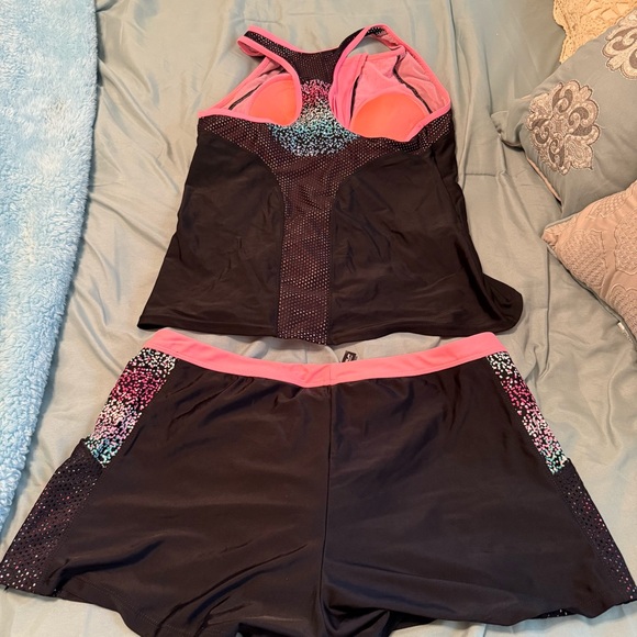 ZeroXposur Black and Pink Activewear Set vacation cruise - Picture 2 of 3